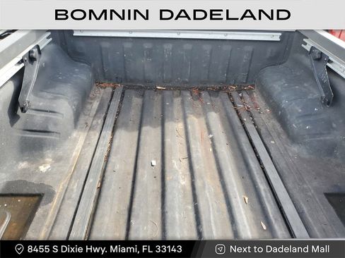 Used 2021 Nissan Frontier SV w/ Midnight Edition Floor Mats image 8