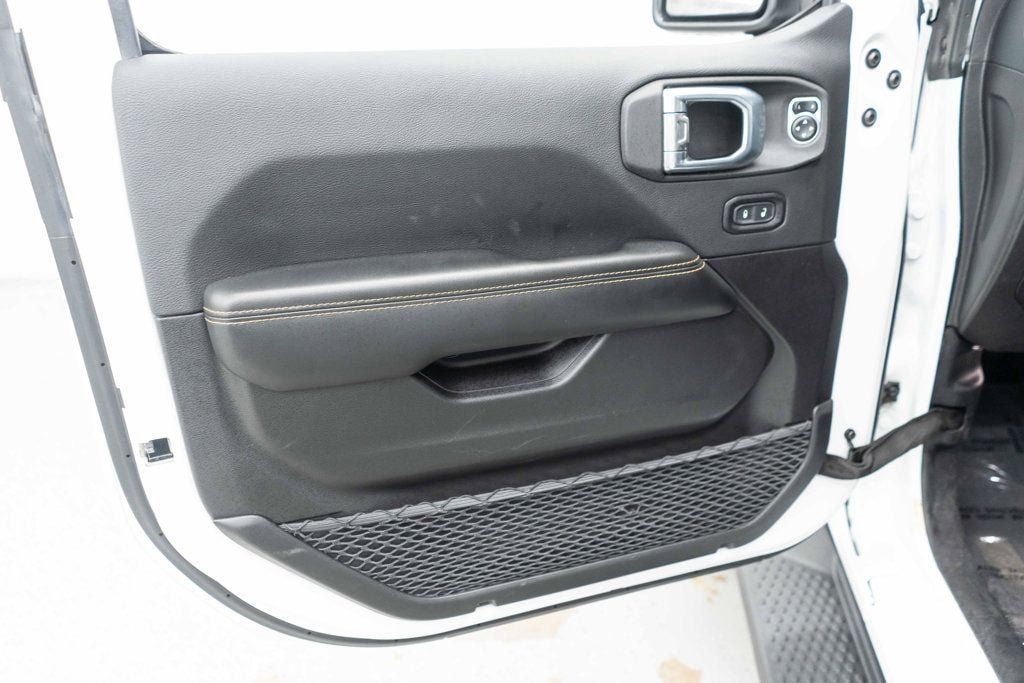 Used 2026 Jeep Wrangler Unlimited Sahara AWD/4WD image 15
