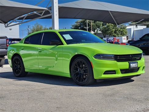Used 2023 Dodge Charger SXT image 3