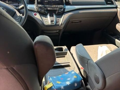 Used 2018 Honda Odyssey EX image 10