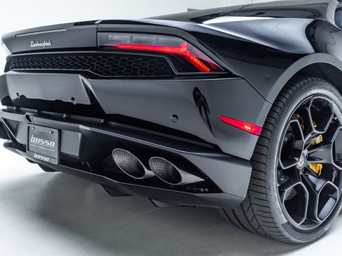Used 2016 Lamborghini Huracan LP 610-4 AWD/4WD image 3