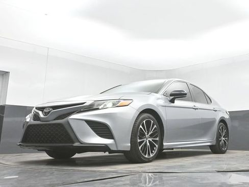 Used 2020 Toyota Camry SE FWD image 41