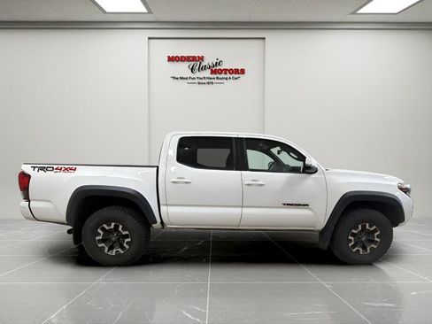Used 2019 Toyota Tacoma TRD Off-Road w/ Technology Package AWD/4WD image 8