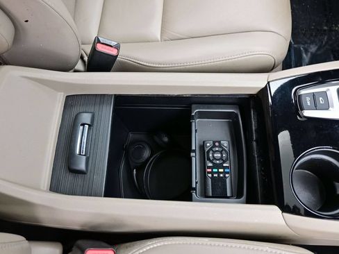 Used 2021 Honda Pilot Touring image 39