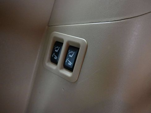 Used 2011 Nissan Armada Platinum w/ 2nd Row Captain Seat Pkg RWD image 36