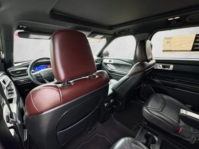 Used 2020 Ford Explorer Platinum w/ Premium Technology Package AWD/4WD image 18