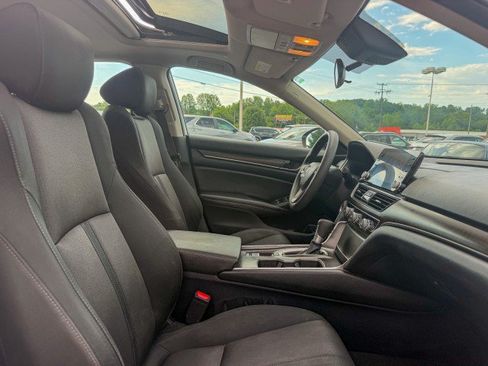 Used 2020 Honda Accord EX image 18