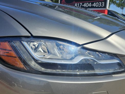 Used 2018 Jaguar F-PACE Portfolio image 12