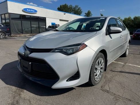 Used 2018 Toyota Corolla LE FWD image 6