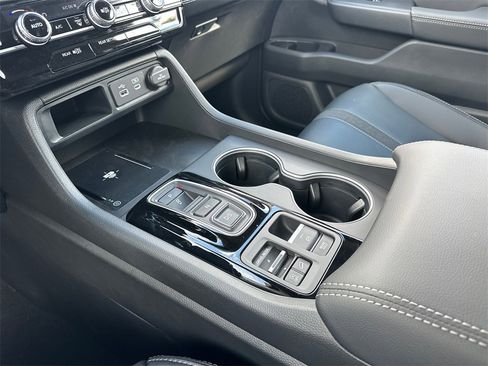 New 2025 Honda Pilot Touring image 31