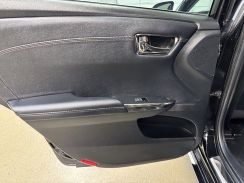 Used 2016 Toyota Avalon Limited image 15