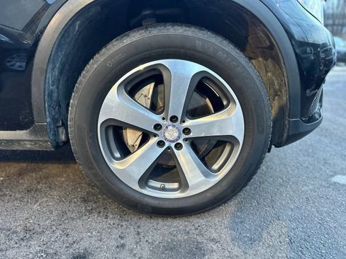 Used 2017 Mercedes-Benz GLC 300 4MATIC image 42