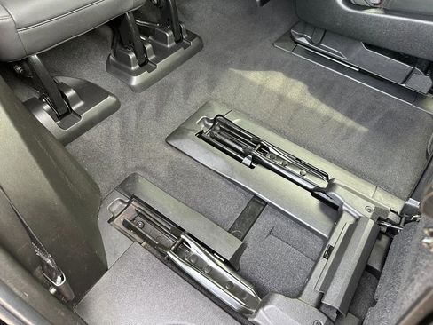 Used 2021 Chevrolet Tahoe Z71 image 27