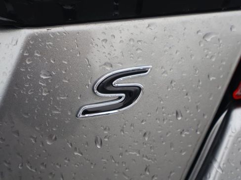 Used 2013 Chrysler 200 Touring w/ S Exterior Appearance Pkg image 6