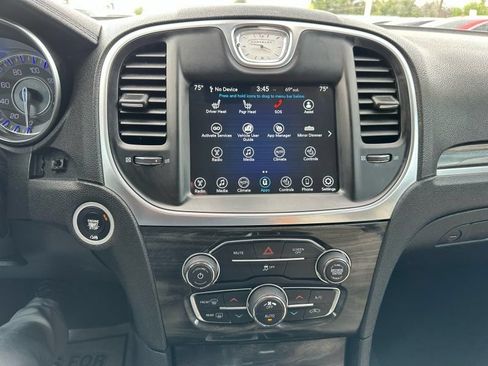 Used 2017 Chrysler 300 Limited AWD/4WD image 17