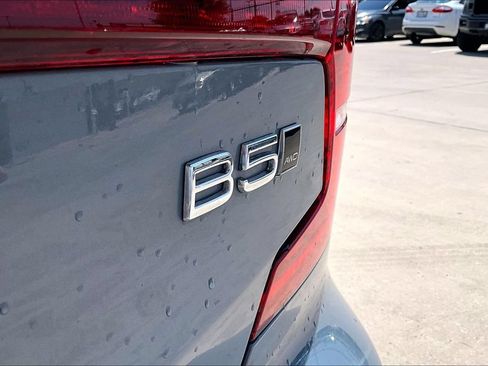 Used 2024 Volvo S60 B5 Plus AWD/4WD image 37