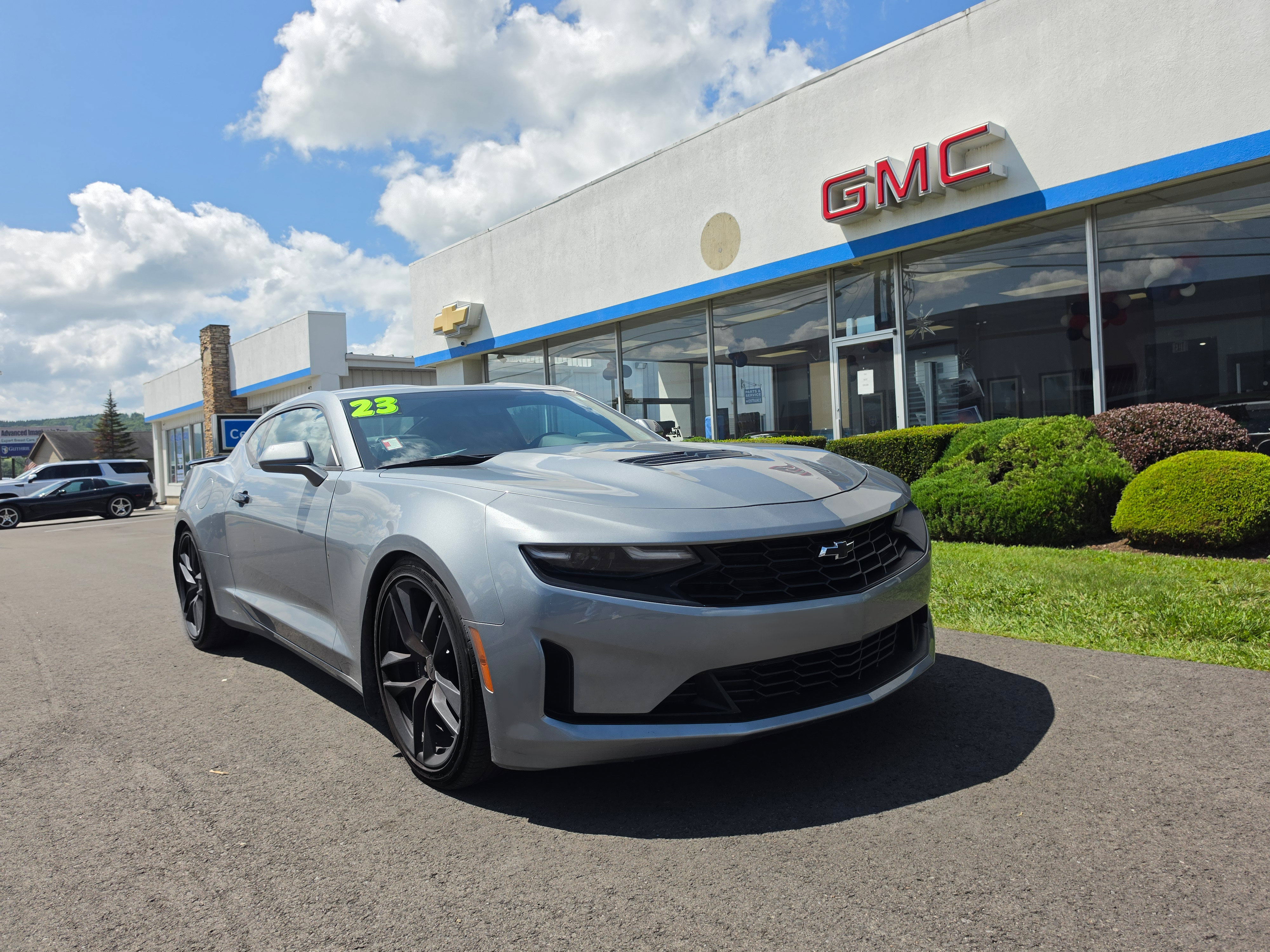 Used 2023 Chevrolet Camaro LT RWD image 1