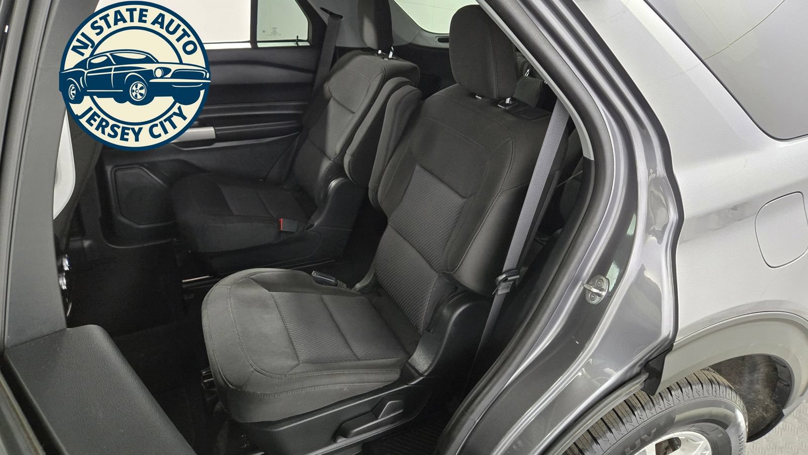 Used 2022 Ford Explorer XLT AWD/4WD image 30