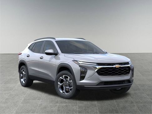 New 2026 Chevrolet Trax LT w/ Driver Confidence Package FWD image 39