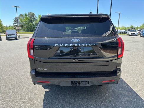 Used 2025 Ford Expedition Active image 7