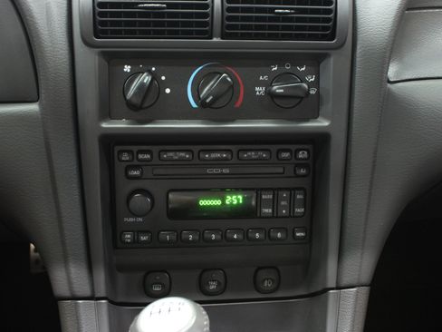 Used 2004 Ford Mustang Cobra RWD image 13