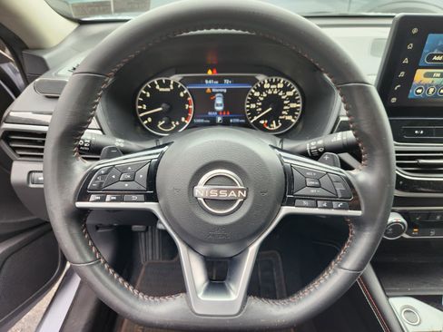Certified 2023 Nissan Altima 2.5 SR w/ SR Premium Package FWD image 9
