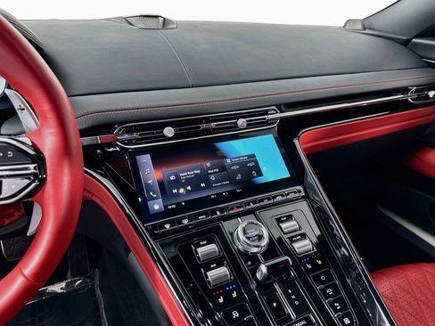 Used 2024 Aston Martin DB12 Coupe RWD image 10