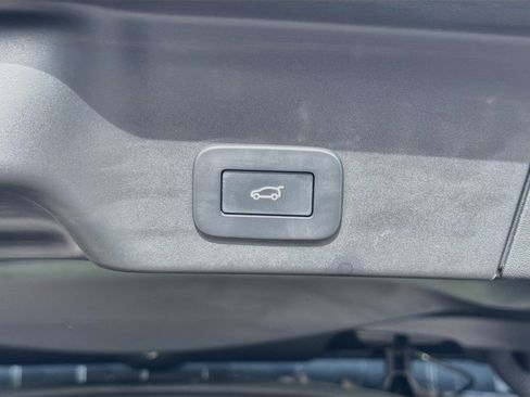 Used 2024 Land Rover Range Rover Evoque S AWD/4WD image 13