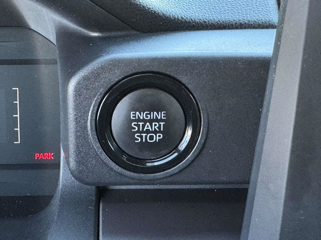 Used 2025 Toyota Tacoma SR5 AWD/4WD image 9