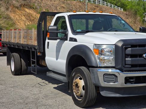 Used 2016 Ford F550 2WD Regular Cab Super Duty image 39