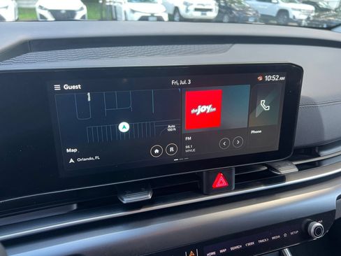 Used 2026 Kia Carnival FWD image 21