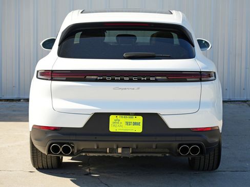 Used 2025 Porsche Cayenne S w/ Premium Package Plus image 57