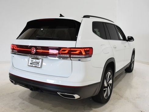 Used 2025 Volkswagen Atlas SE FWD image 4
