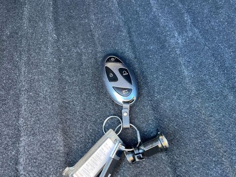 Used 2025 Hyundai Elantra Limited image 22