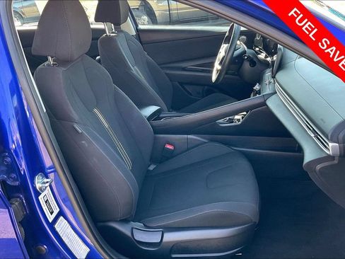 Used 2025 Hyundai Elantra SEL FWD image 7