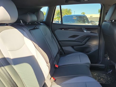 New 2026 Volkswagen Tiguan SE R-Line image 10