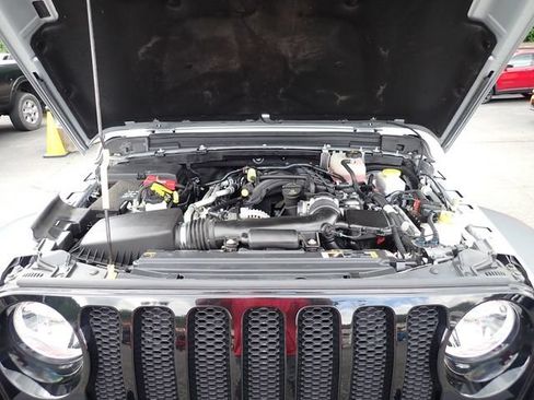 Used 2022 Jeep Wrangler Unlimited Sport AWD/4WD image 13