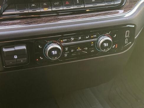 Used 2024 GMC Sierra 1500 SLE w/ Preferred Package image 25