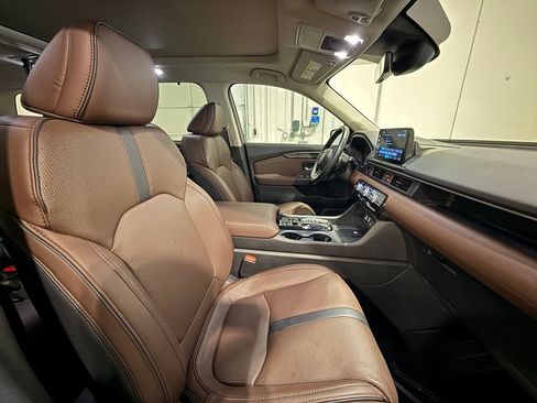 Used 2025 Honda Pilot Elite image 35