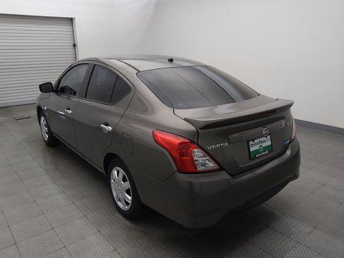 Used 2016 Nissan Versa SV FWD image 5