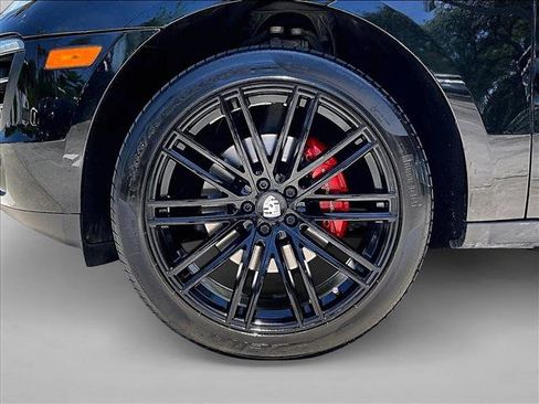 Used 2017 Porsche Macan AWD/4WD image 10