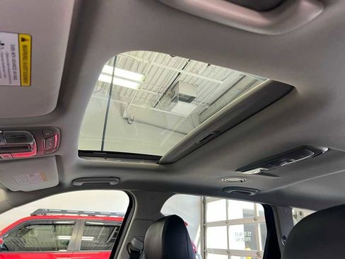 Used 2022 Kia Telluride S image 16