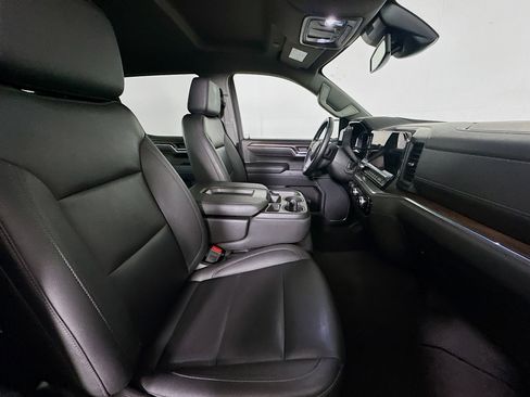 Used 2025 GMC Sierra 1500 SLT image 31