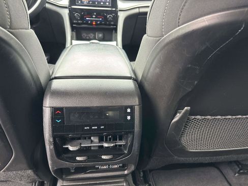 Used 2022 Jeep Grand Cherokee L Laredo w/ Luxury Tech Group I AWD/4WD image 10
