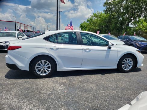 Used 2025 Toyota Camry LE FWD image 13