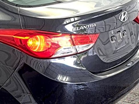 Used 2012 Hyundai Elantra GLS w/ Preferred Pkg 3 FWD image 6