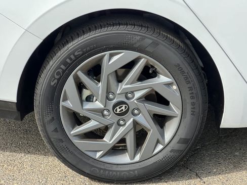 Used 2026 Hyundai Elantra Hybrid FWD image 20