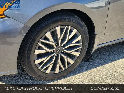Used 2024 Nissan Altima 2.5 SV w/ SV Premium Package FWD image 9
