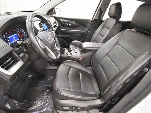 Used 2024 GMC Terrain SLT image 14