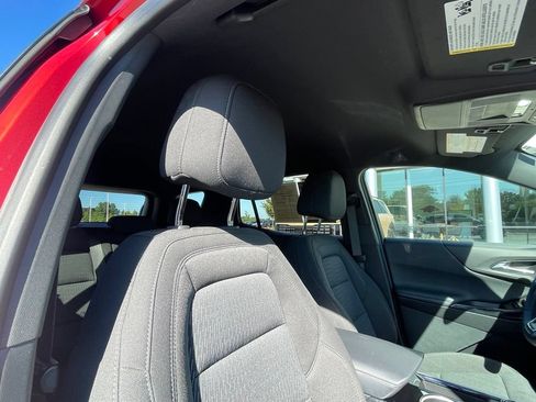 Used 2026 Chevrolet Equinox LT AWD/4WD image 29
